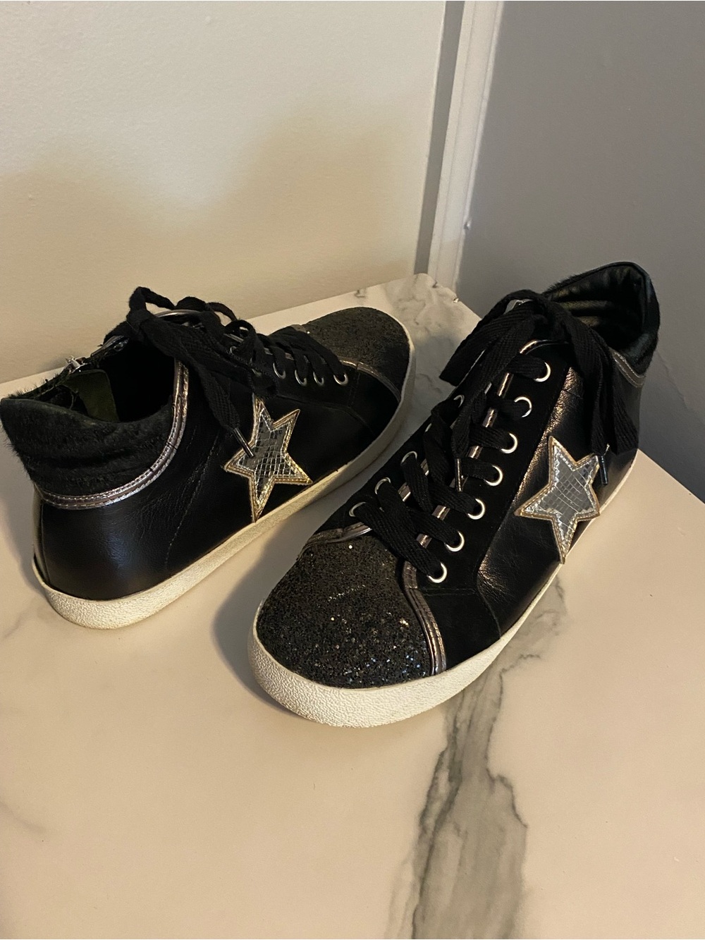 Steve Madden Savoir Black Mid-Top Sneaker Silver Star and Glitter Sz 8 - Y2K